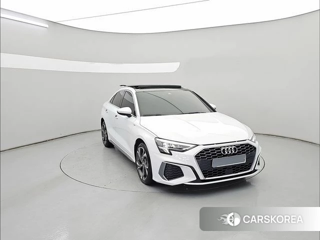 Audi A3 (8Y) 2023 Белый из Кореи, фото 3