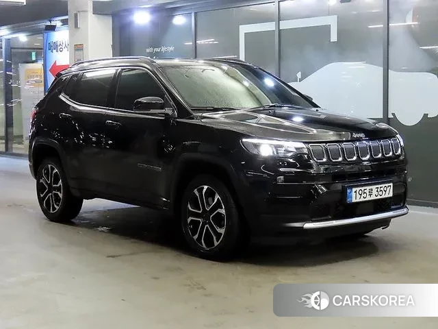 Jeep Compass 2nd Generation 2022 Черный из Кореи, фото 3
