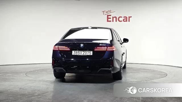 BMW 5 Series (G60) id 3492073 из Кореи 13