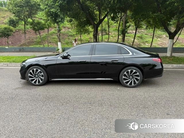 Mercedes-Benz E-class 2024 Черный из Китая, фото 3