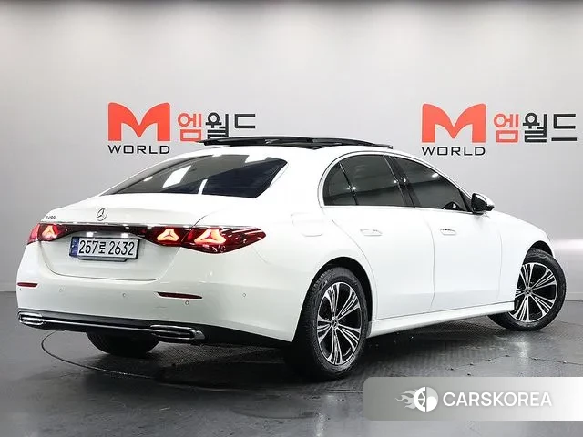 Mercedes-Benz E-Class W214 2024 Белый из Кореи, фото 4