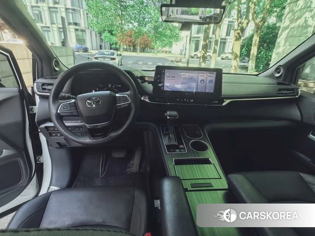 Toyota Saina 2024 Белый из Китая, фото 3