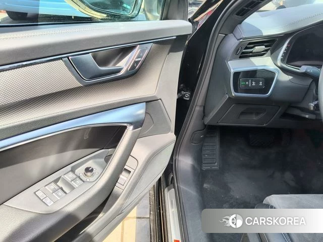 Audi A6L id 4271789 из Китая 10
