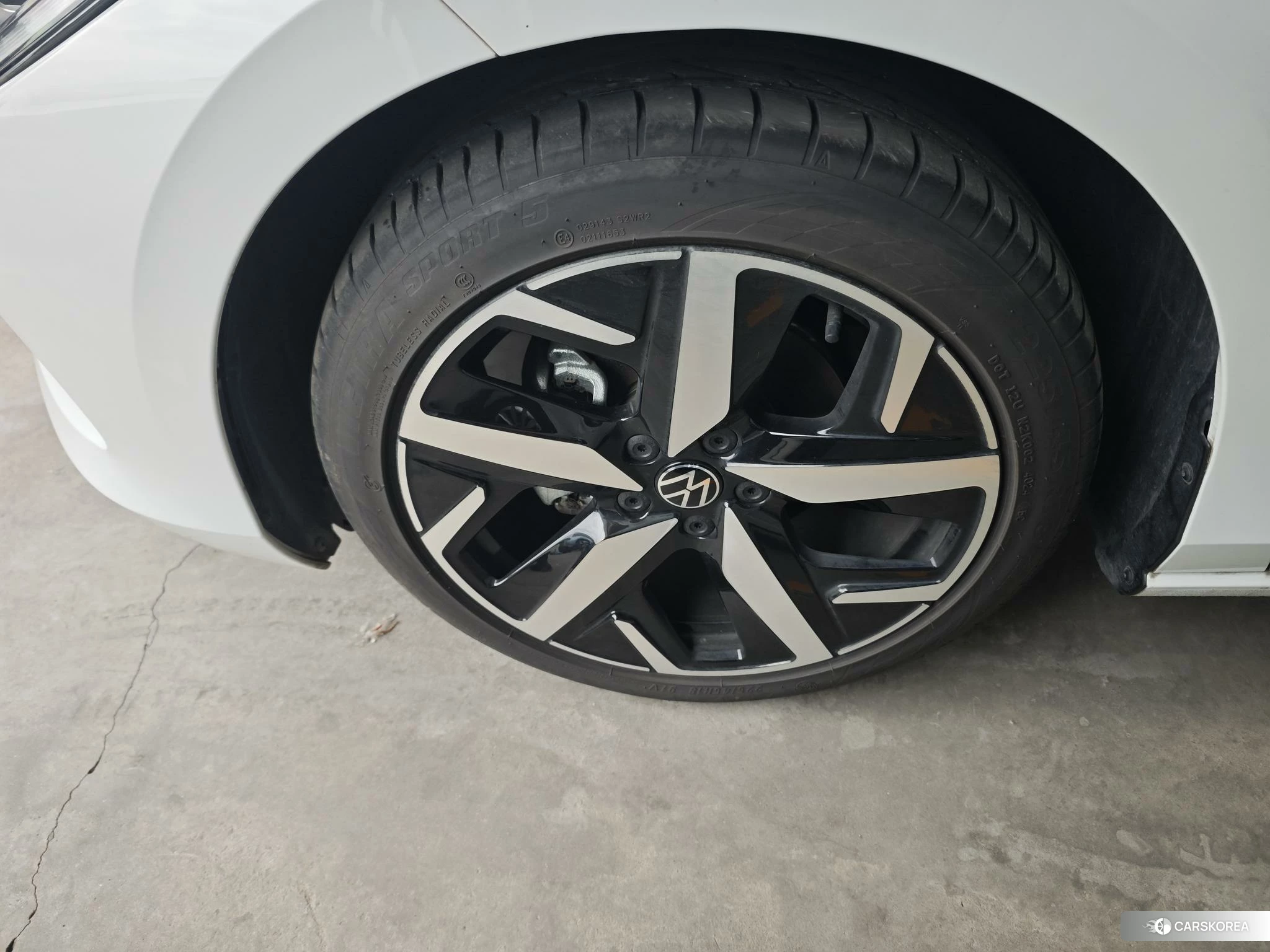 Volkswagen Lingdu 2023 Белый из Китая, фото 3