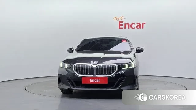 BMW 5 Series (G60) id 3689453 из Кореи 13