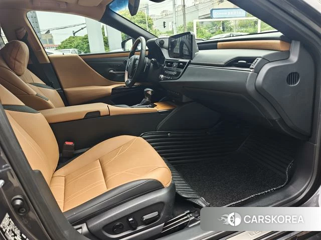 Lexus ES id 4353785 из Китая 12