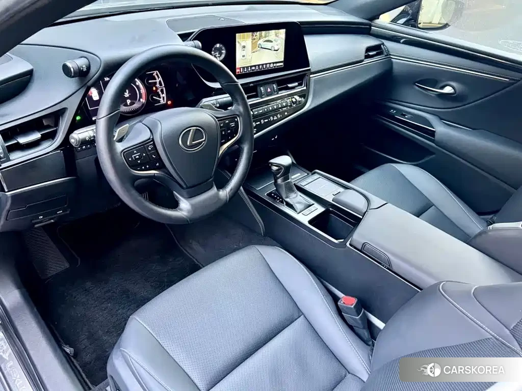 Lexus ES 2021 Silver/gray из Китая, фото 3