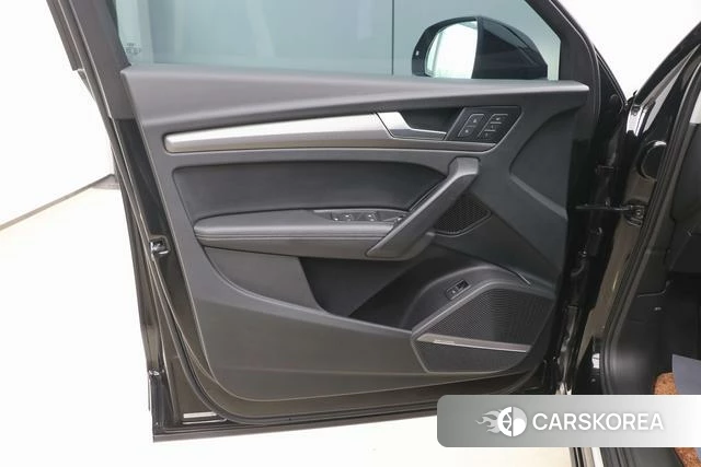 Audi Q5L id 4271920 из Китая 23