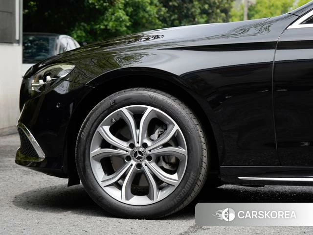 Mercedes-Benz E-class id 4271442 из Китая 15