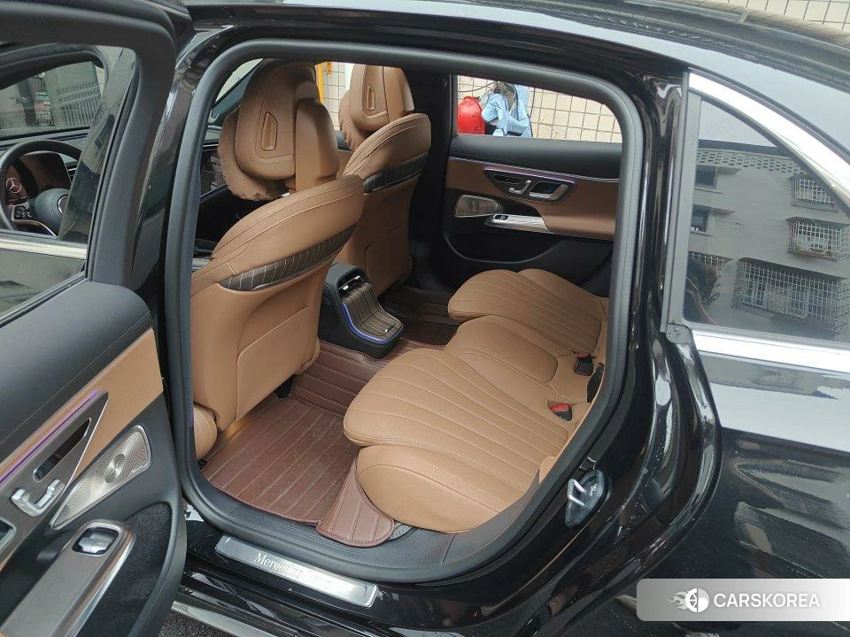 Mercedes-Benz E-Class 2023 Черный из Китая, фото 3