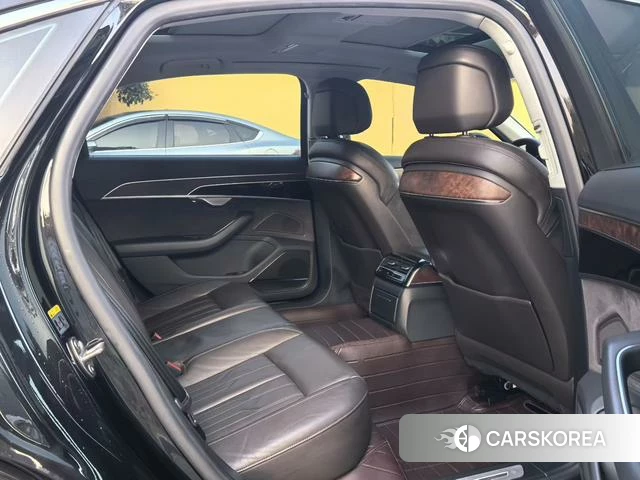 Audi A8 2018 Черный из Китая, фото 3