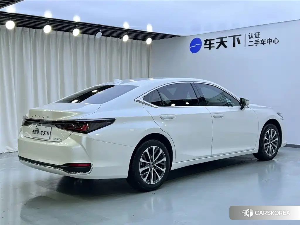 Lexus ES id 4547192 из Китая 20