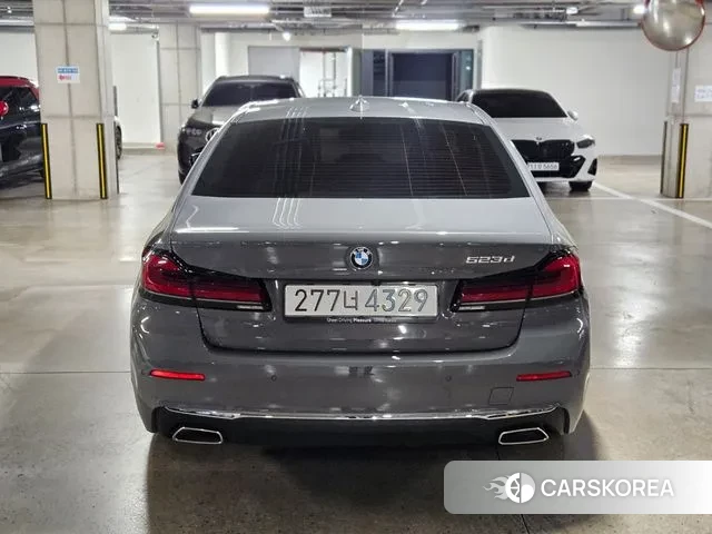 BMW 5 Series (G30) 2020 Серебристо-серый из Кореи, фото 3
