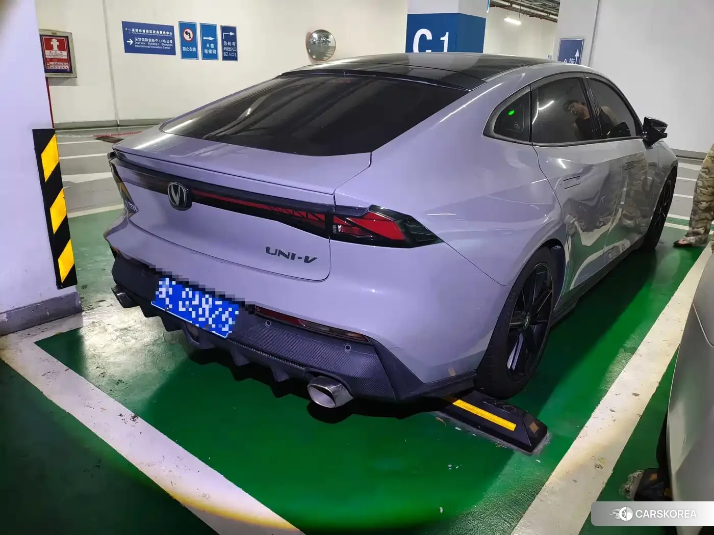 Chang'an Changan UNI-V 2023 Silver/gray из Китая, фото 3