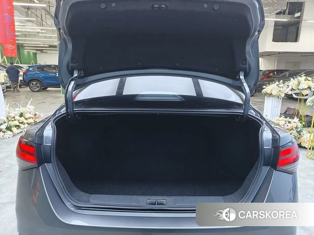 Nissan Xuan Yi 2025 Серебристо-серый из Китая, фото 6