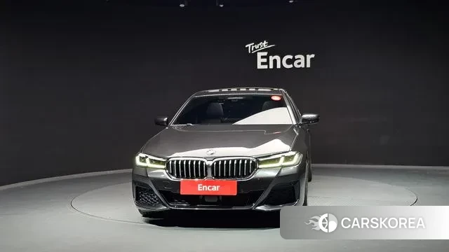 BMW 5 Series (G30) id 3348731 из Кореи 13