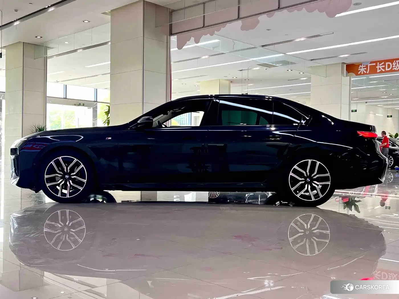 BMW 7 series 2023 Черный из Китая, фото 4