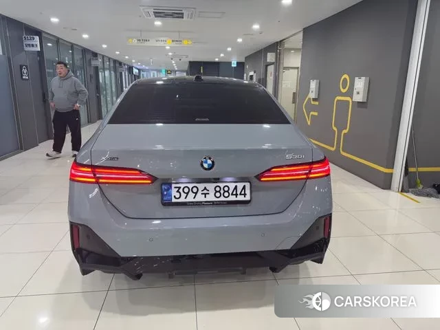 BMW 5 Series (G60) id 3523113 из Кореи 9