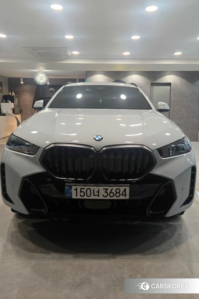 BMW X6 (G06) 2026 Светло-серебряный цвет из Кореи, фото 3