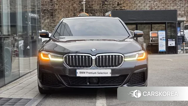 BMW 5 Series (G30) id 3463122 из Кореи 13