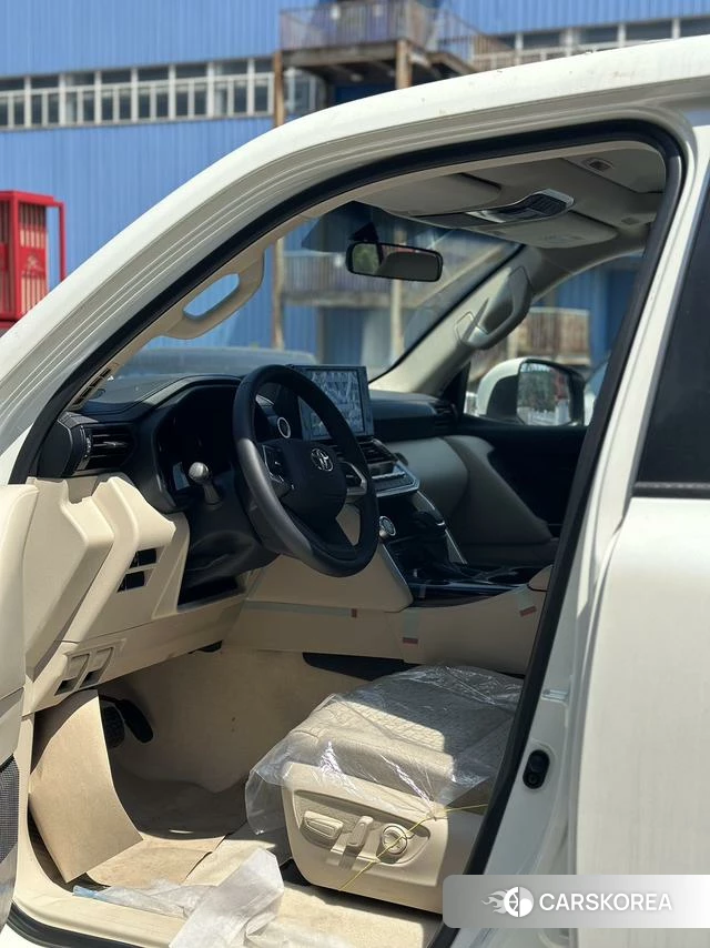 Toyota Land Cruiser (imported) 2024 Белый из Китая, фото 5