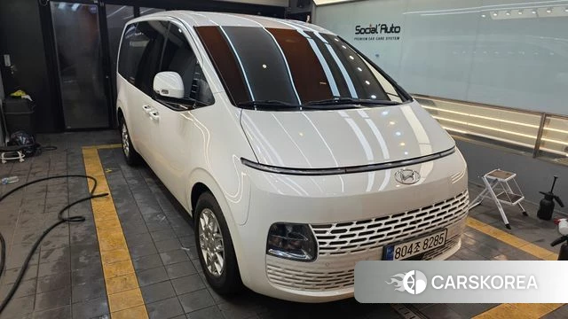 Hyundai Staria 2023 Белый из Кореи, фото 3