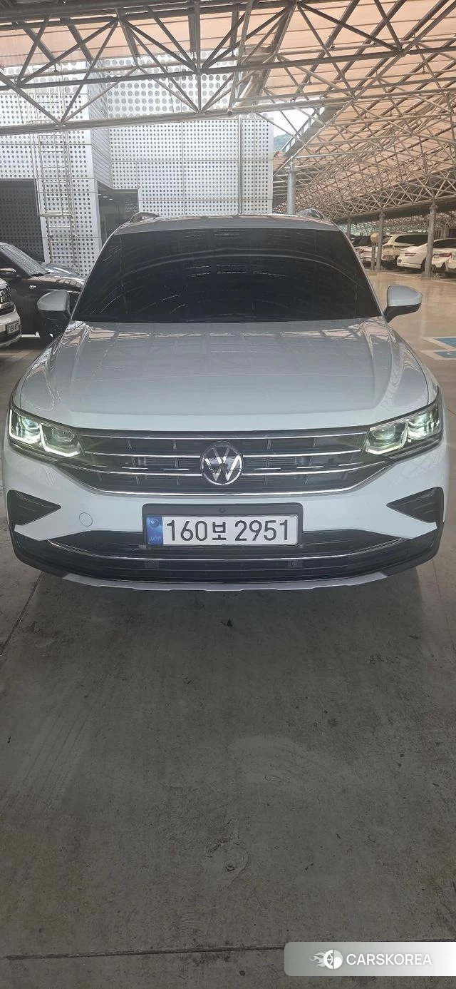 Volkswagen Tiguan second Generation 2023 Белый из Кореи, фото 5