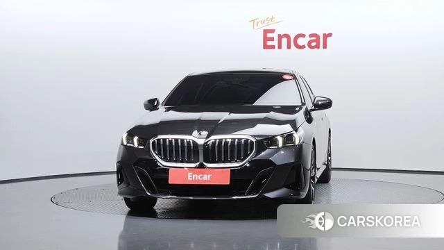BMW 5 Series (G60) id 4602214 из Кореи 23
