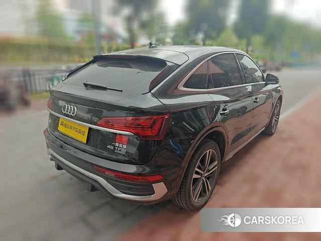 Audi Q5L Sportback 2021 Черный из Китая, фото 3