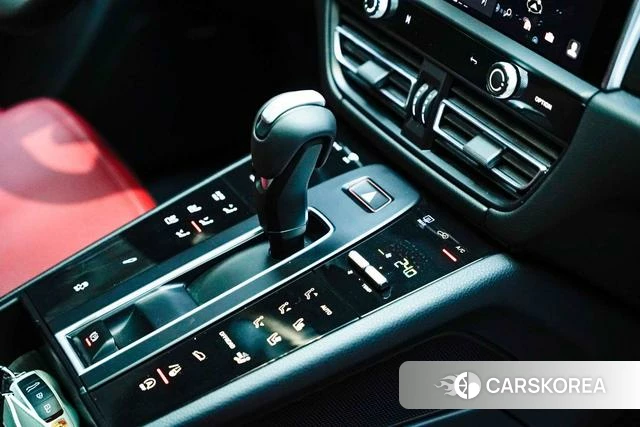 Porsche Macan 2025 Черный из Китая, фото 3