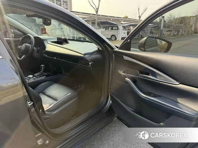 Mazda CX-30 id 4210942 из Китая 16