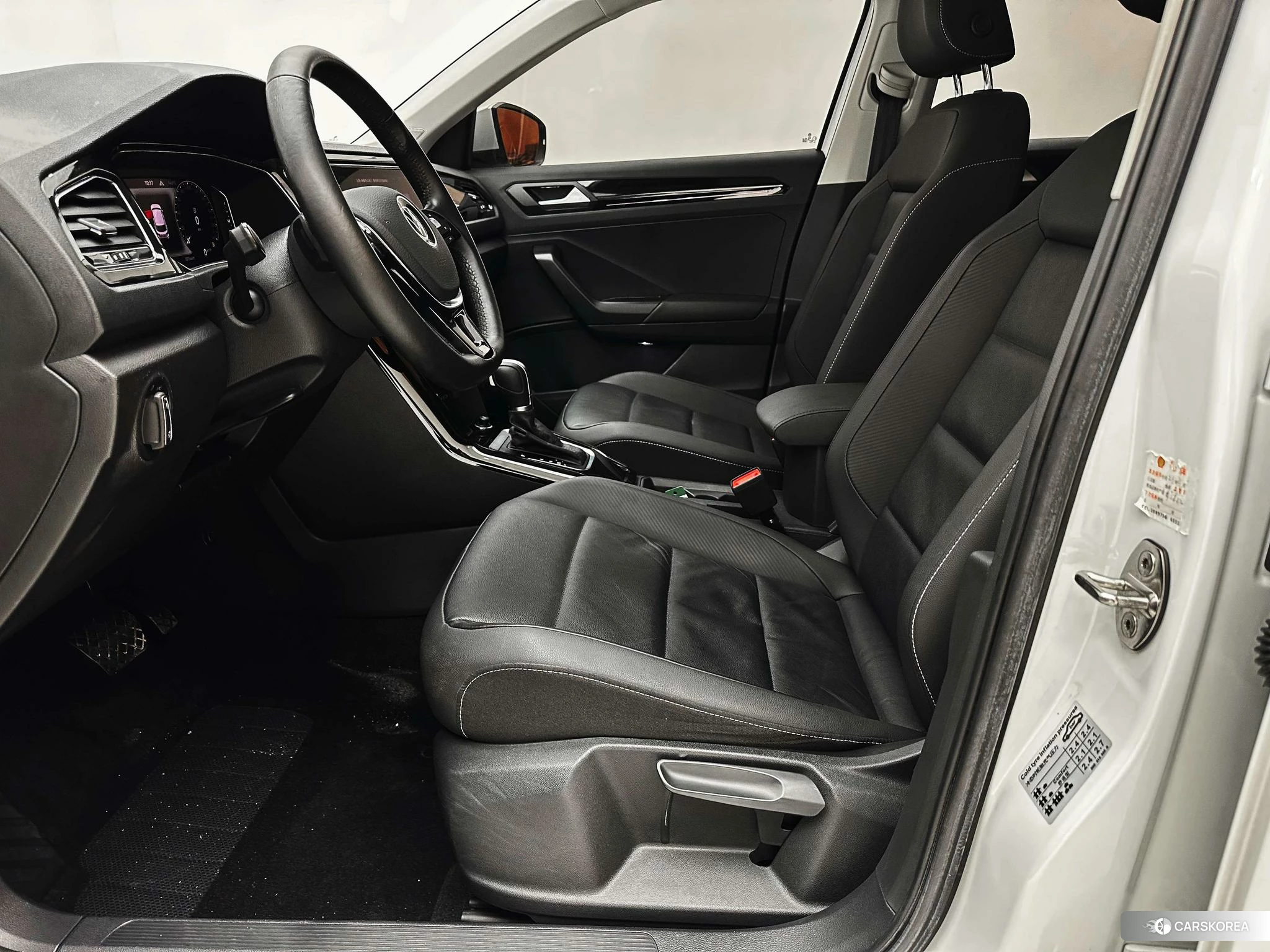 Volkswagen T-Roc id 4454003 из Китая 17