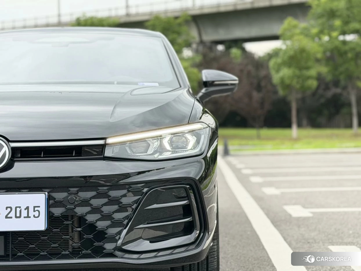 Volkswagen Passat id 4498542 из Китая 23