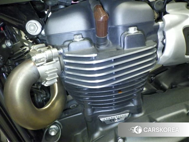 Engine photo