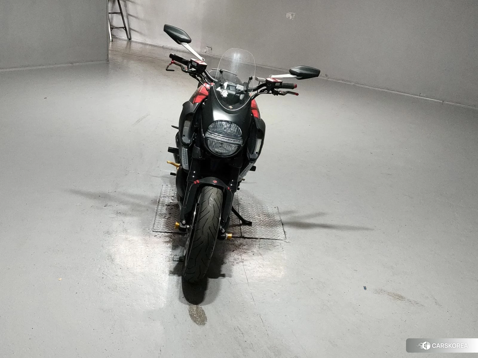 Проданный Ducati DIAVEL CARBON 2012 из Японии, фото 3