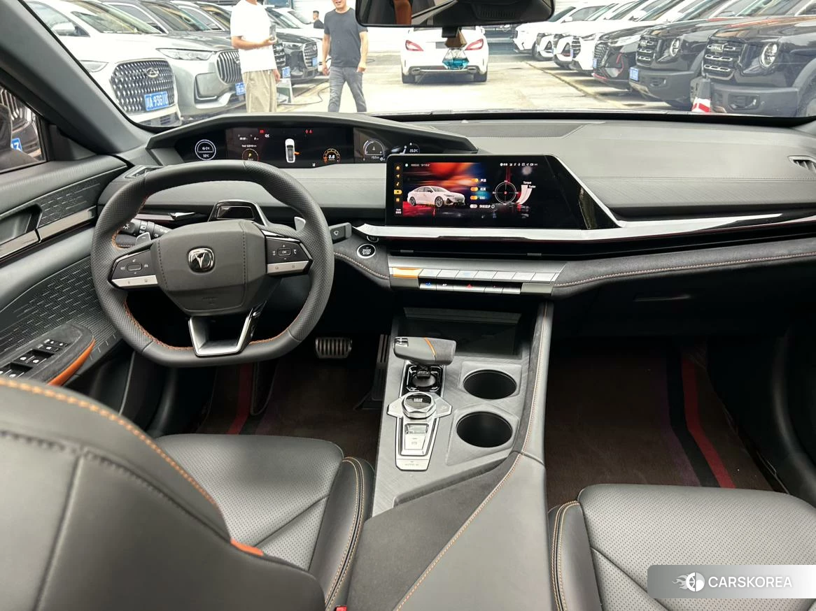 Chang'an UNI-V 2023 Фиолетовый из Китая, фото 3