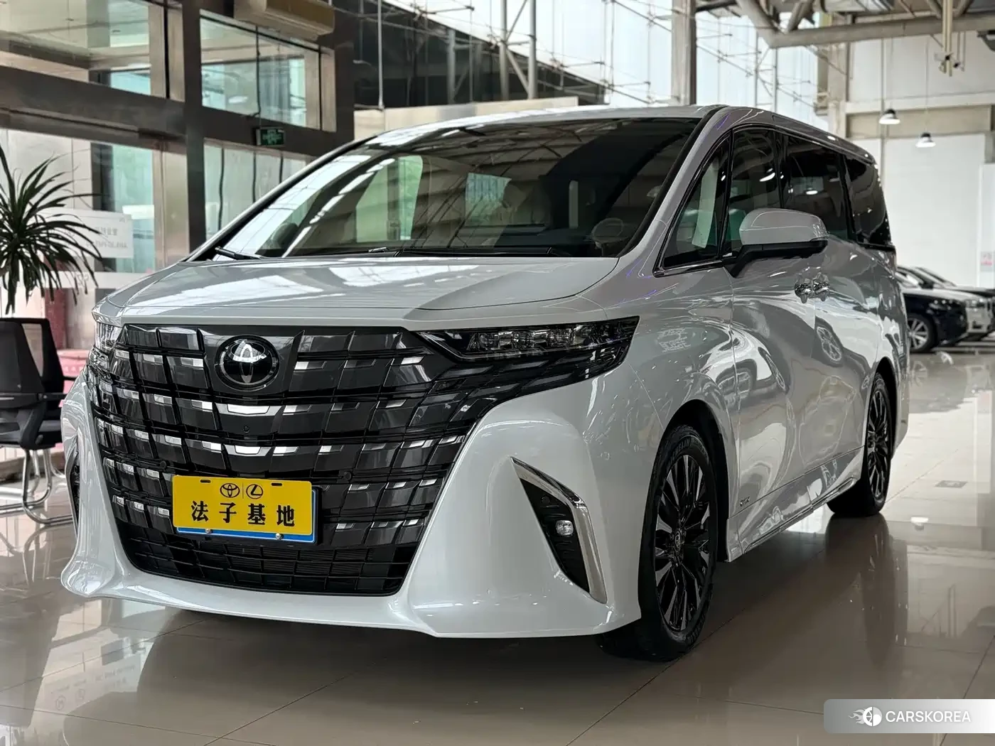 Toyota Alphard id 4547225 из Китая 23