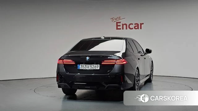 BMW 5 Series (G60) id 4302273 из Кореи 23