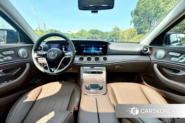 Mercedes-Benz E-class 2023 Черный из Китая, фото 3