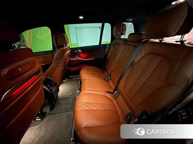 BMW X7 (G07) 2025 Черный из Кореи, фото 3