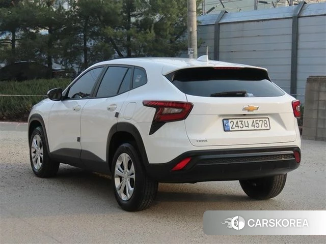 Chevrolet (GM Daewoo) Trax Crossover 2023 Белый из Кореи, фото 3