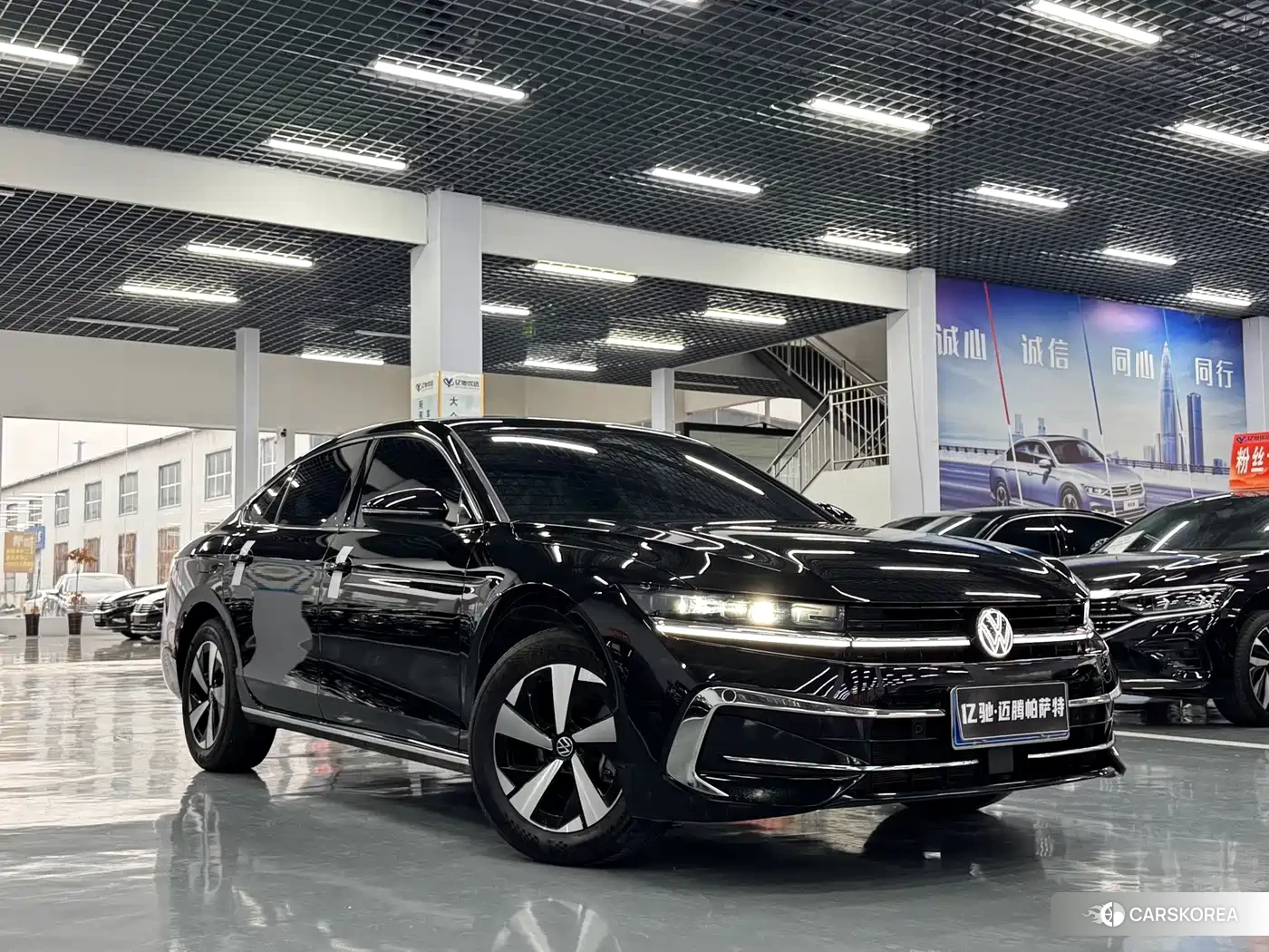 Volkswagen Magotan 2025 Черный из Китая, фото 3
