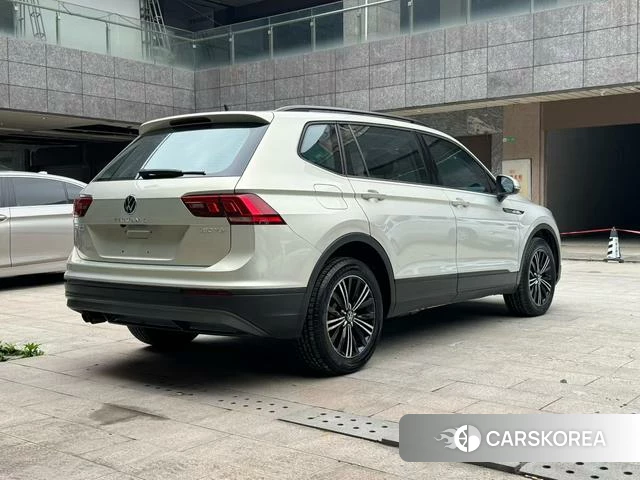 Volkswagen Tiguan L 2021 Шампань из Китая, фото 3