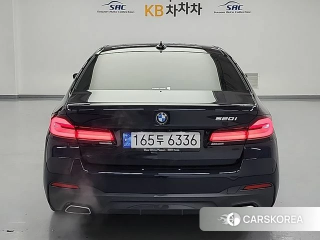 BMW 5 Series (G30) 2023 Черный из Кореи, фото 3