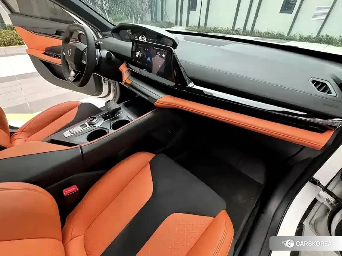 Chang'an Changan UNI-V 2022 Белый из Китая, фото 3