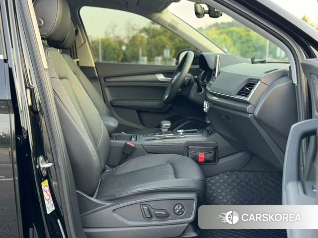 Audi Q5L 2021 Черный из Китая, фото 5