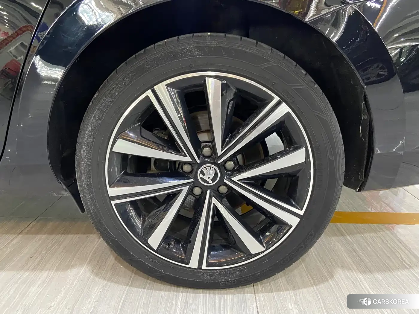 Skoda Superb id 4686135 из Китая 16