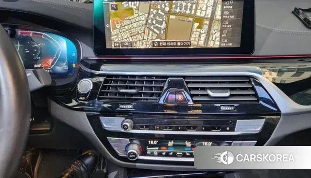 BMW 5 Series (G30) 2022 Черный из Кореи, фото 3