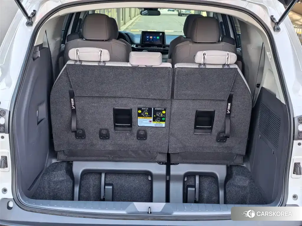 Toyota Sienna id 4653925 из Китая 8