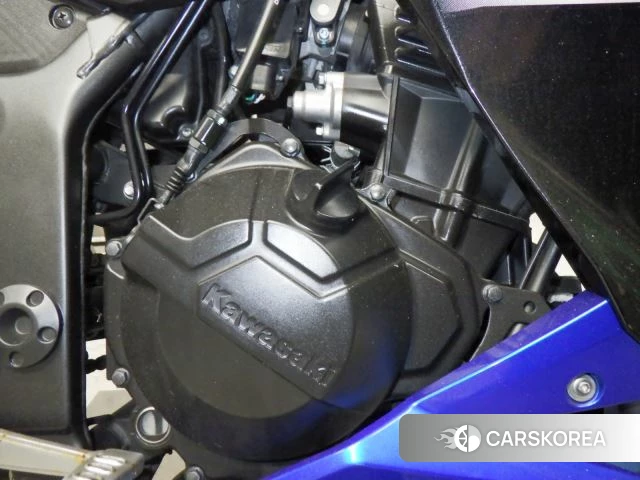 Engine photo